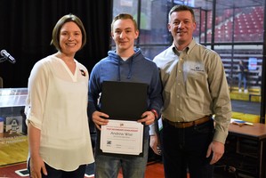 Drew Wise Receives the Bots IQ Scholarship